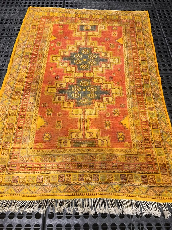 Rug before cleaning